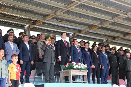 DERECİK İLÇESİNDE 19 MAYIS GENÇLİK VE SPOR BAYRAMI ÇOŞKUYLA KUTLANDI.